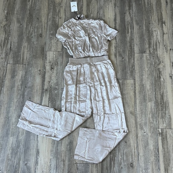 VALE Genta Poppy Pant and Dulce Top in Champagne Set - Picture 8 of 11